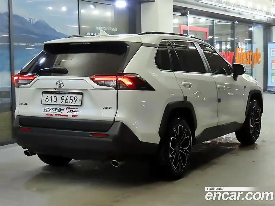 Toyota RAV4 2019 2.5 гидро, фото 2
