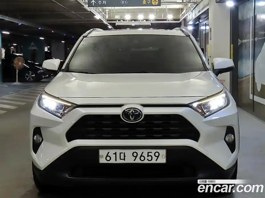 Toyota RAV4 2019 2.5 гидро, фото 3