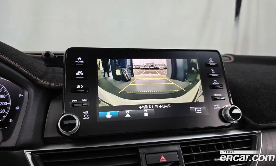 Honda Accord 2018 2.0 автомат (гидро), фото 15
