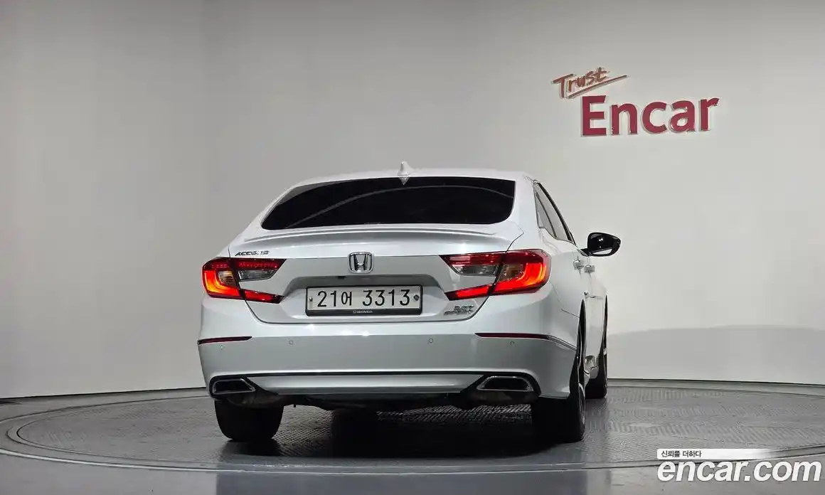 Honda Accord 2018 2.0 автомат (гидро), фото 4
