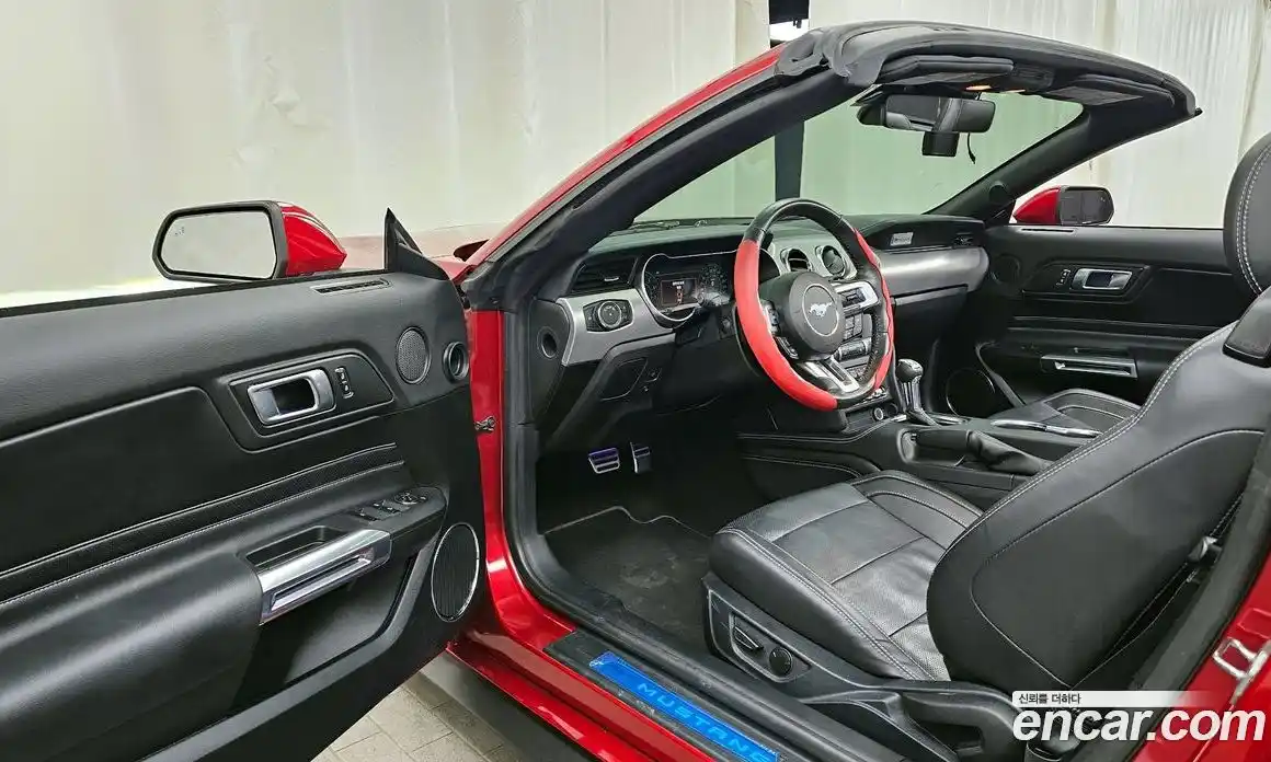 Ford Mustang 2023 2.3 автомат (гидро), фото 13