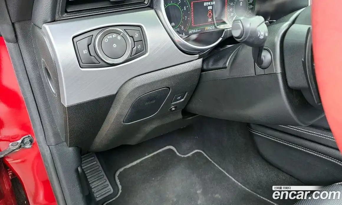 Ford Mustang 2023 2.3 автомат (гидро), фото 22