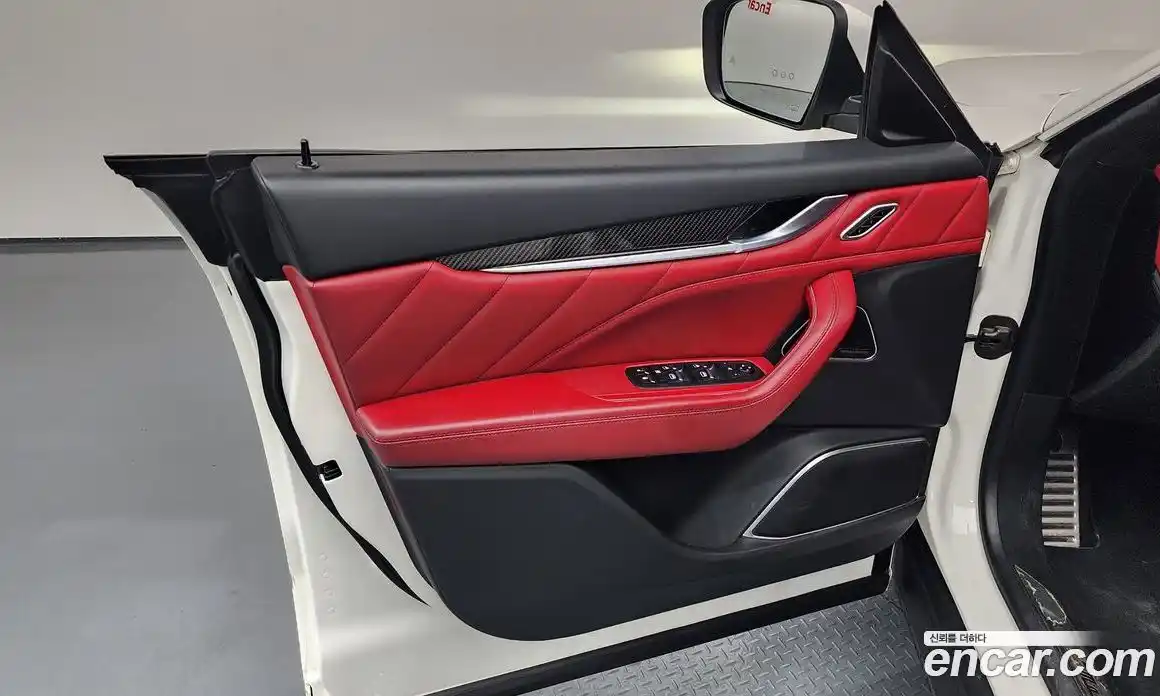 Maserati Levante 2020 3.0 гидро, фото 14