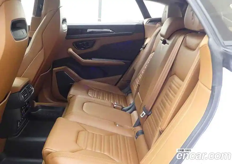 Lamborghini Urus 2025 4.0 гидро, фото 9