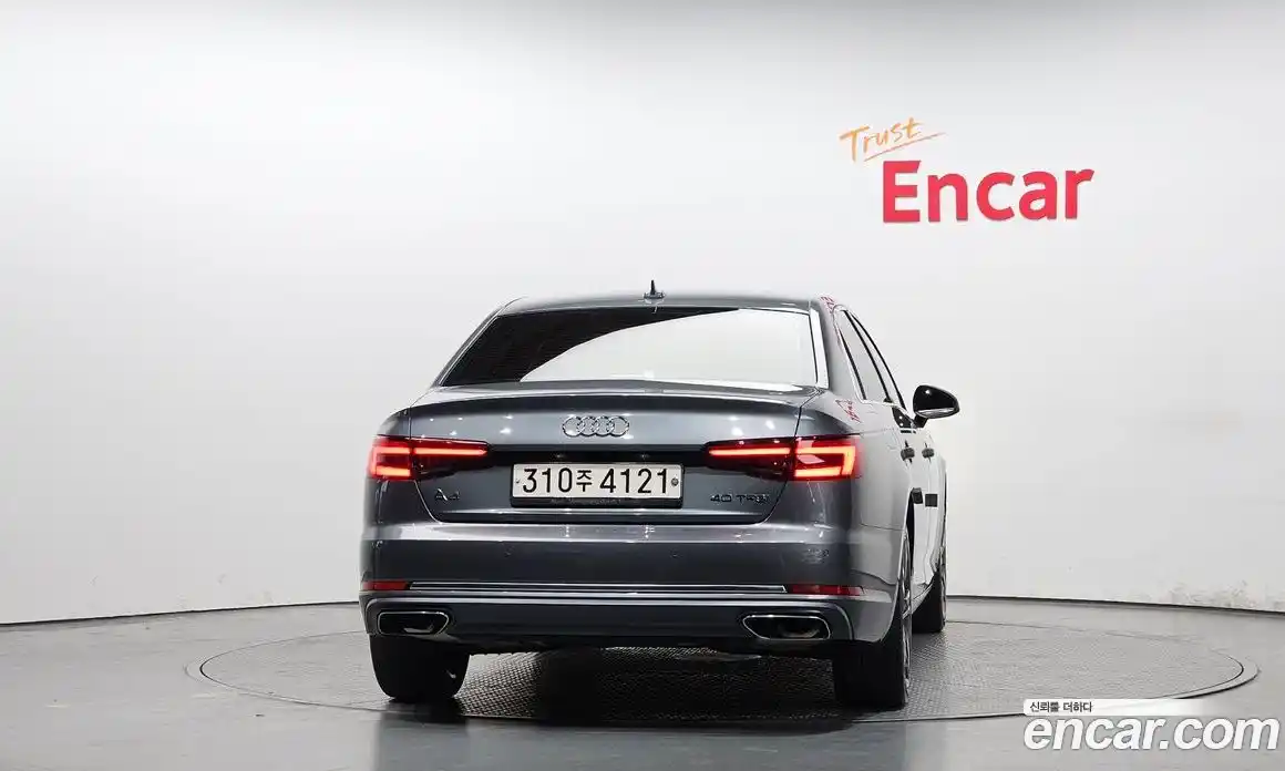 Audi A4 2019 2.0 автомат (гидро), фото 4
