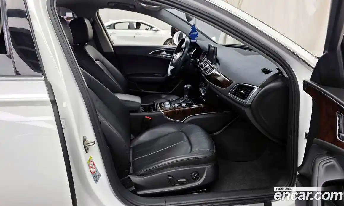 Audi A6 2015 2.0 автомат (гидро), фото 11