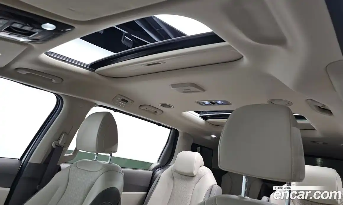 Kia Carnival 2024 1.6 автомат (гидро), фото 17