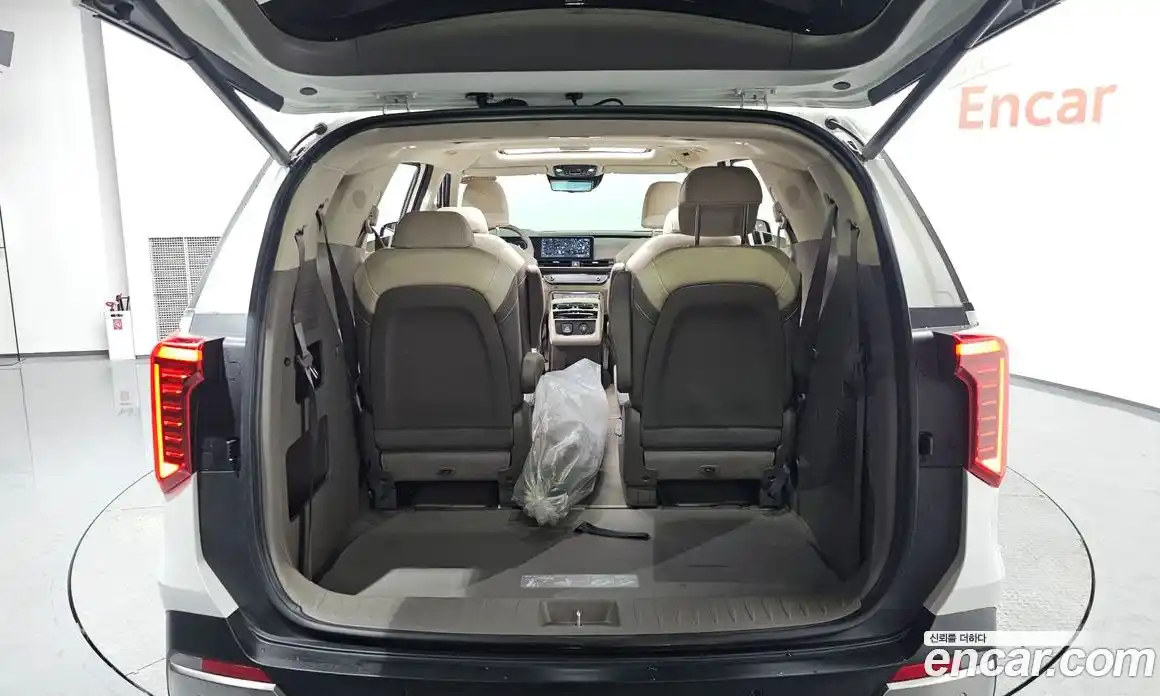 Kia Carnival 2024 1.6 автомат (гидро), фото 19