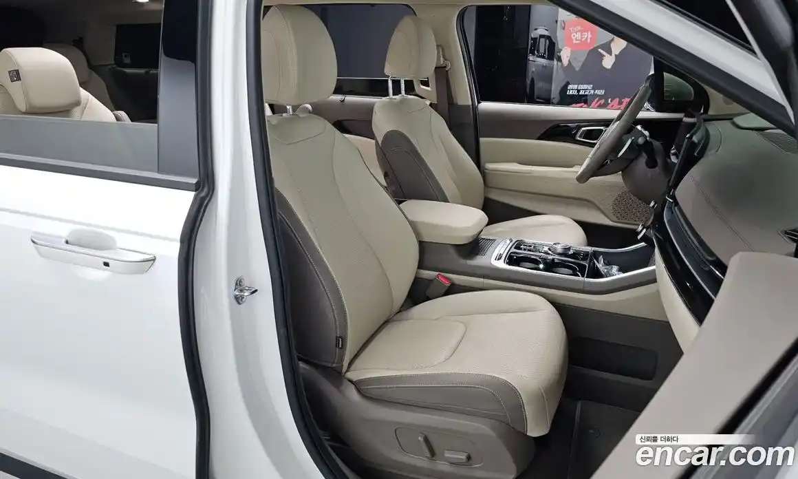Kia Carnival 2024 1.6 автомат (гидро), фото 9