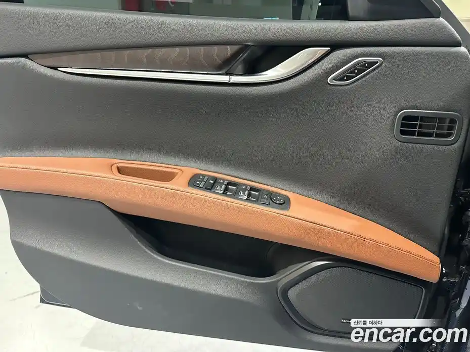 Maserati Ghibli 2023 2.0 гидро, фото 15