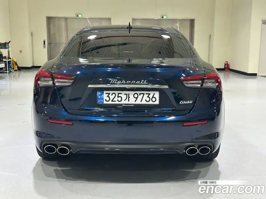Maserati Ghibli 2023 2.0 гидро, фото 4