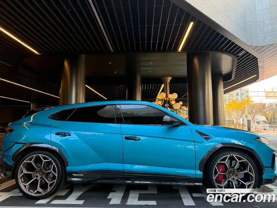 Lamborghini Urus 2023 4.0 гидро, фото 3