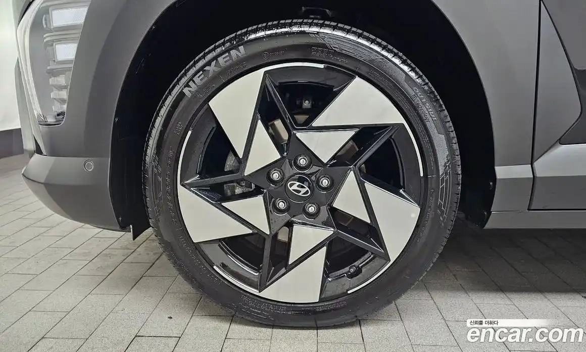 Hyundai Kona 2024 1.6 автомат (гидро), фото 5