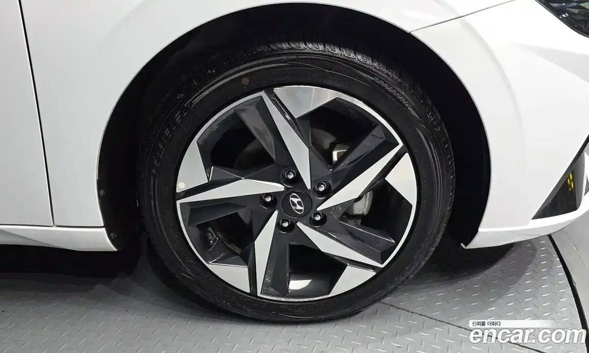 Hyundai Avante 2021 1.6 автомат (гидро), фото 5