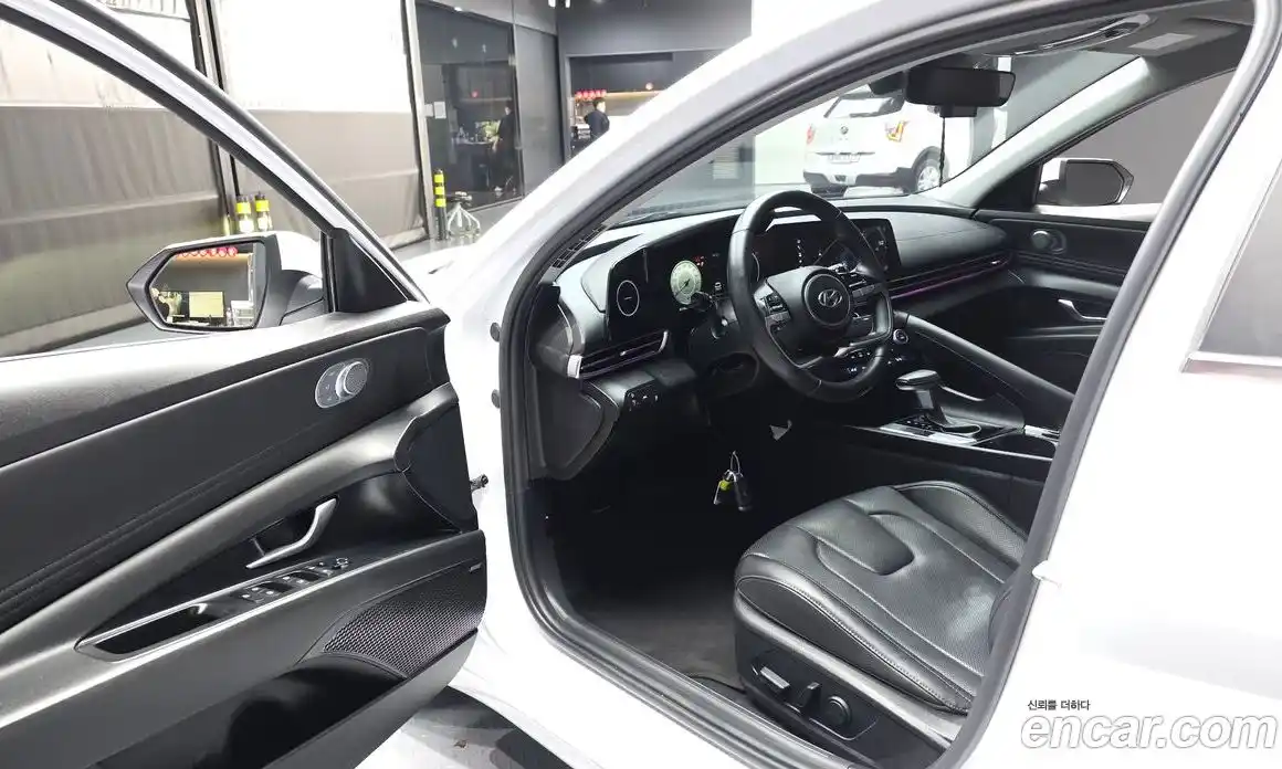 Hyundai Avante 2021 1.6 автомат (гидро), фото 10