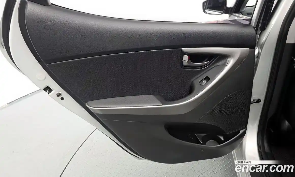 Hyundai Avante 2011 1.6 автомат (гидро), фото 15