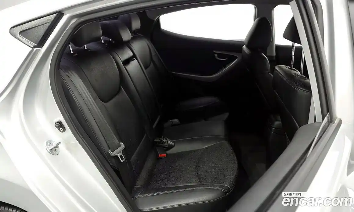 Hyundai Avante 2011 1.6 автомат (гидро), фото 17