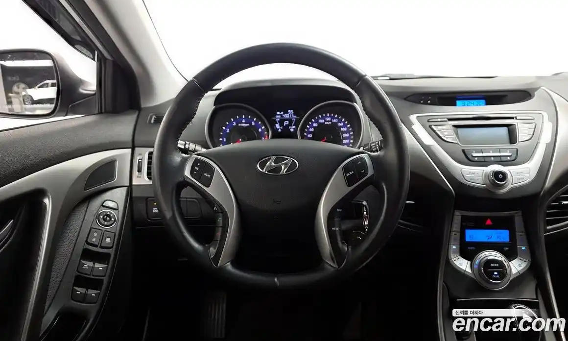 Hyundai Avante 2011 1.6 автомат (гидро), фото 18