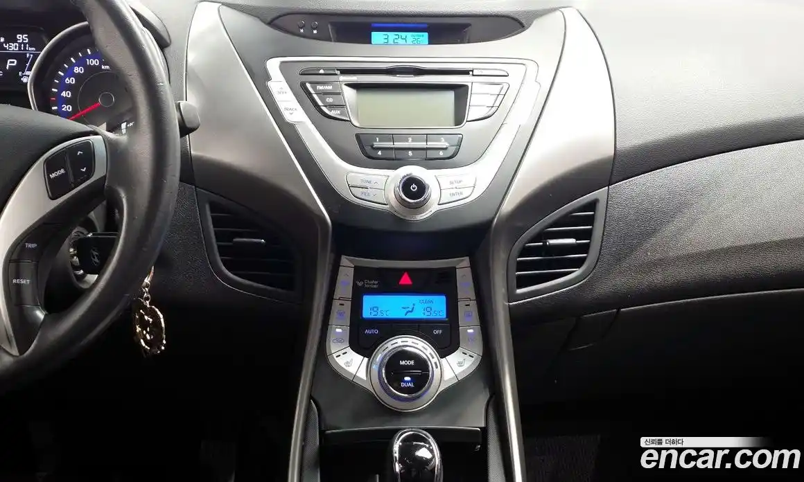 Hyundai Avante 2011 1.6 автомат (гидро), фото 19