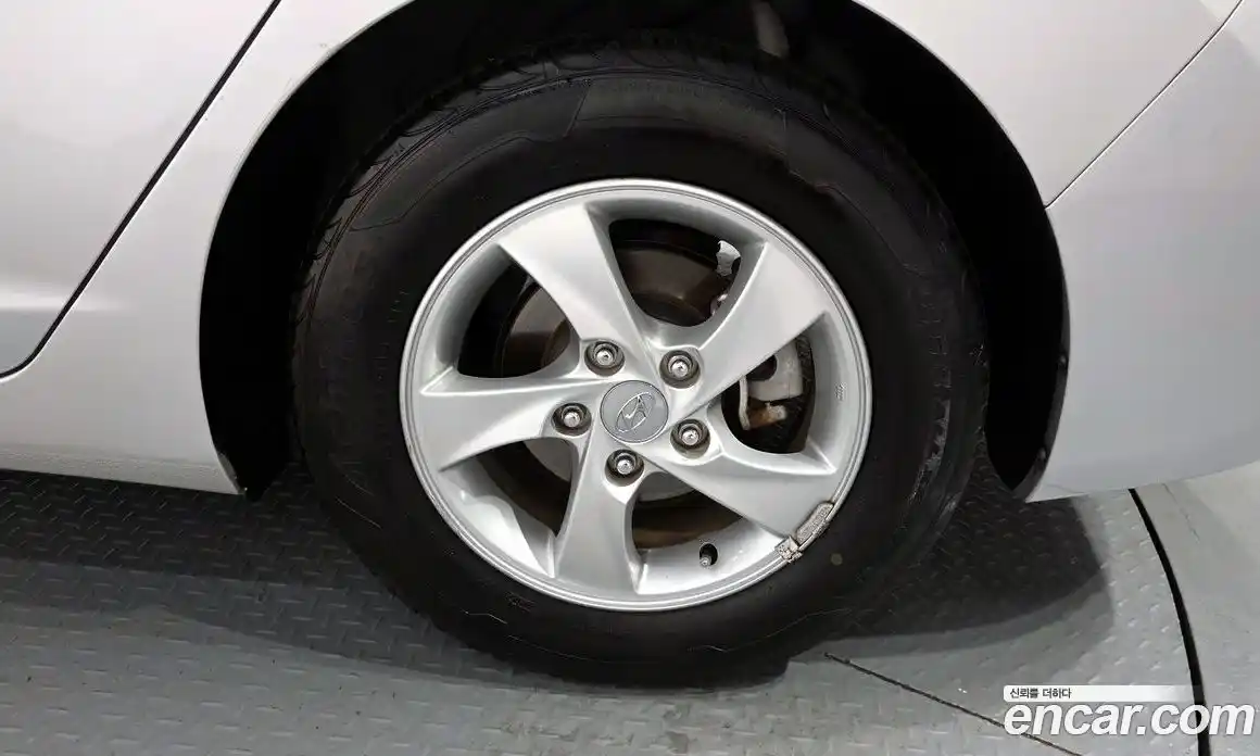 Hyundai Avante 2011 1.6 автомат (гидро), фото 7