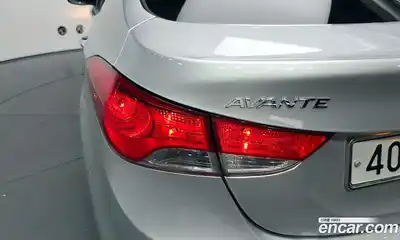 Hyundai Avante 2011 1.6 автомат (гидро), миниатюра 9