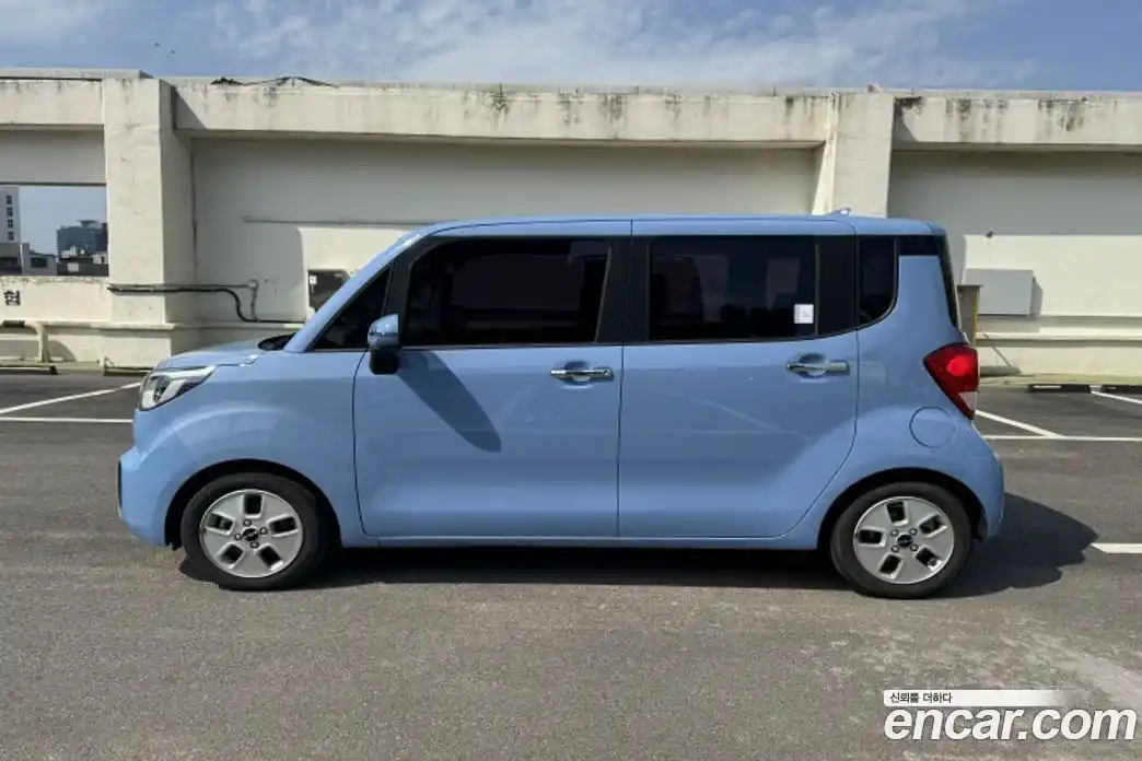 Kia Ray 2022 1.0 автомат (гидро), фото 3