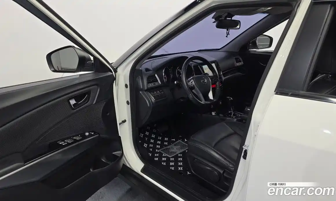 SsangYong TIBOLI 2017 1.6 автомат (гидро), фото 13