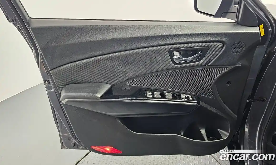 SsangYong TIBOLI 2016 1.6 автомат (гидро), фото 14
