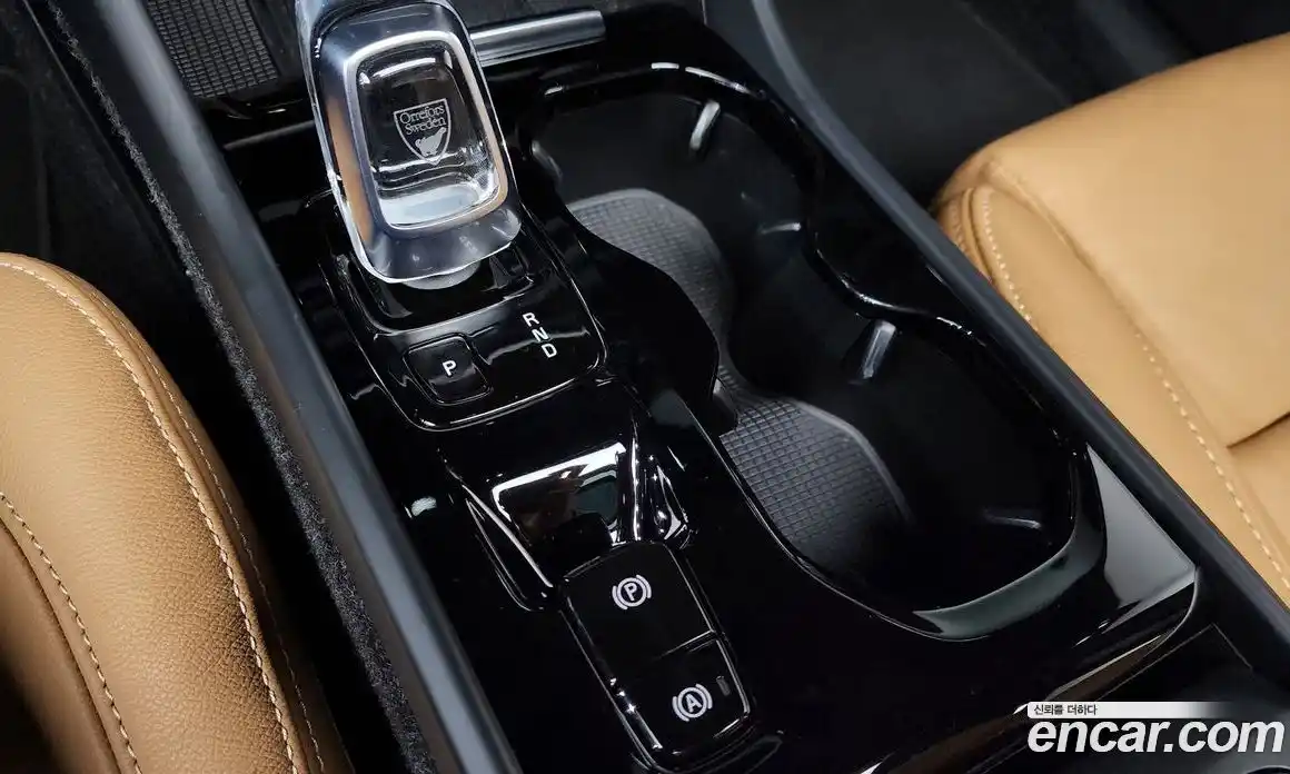 Volvo XC40 2022 2.0 автомат (гидро), фото 12