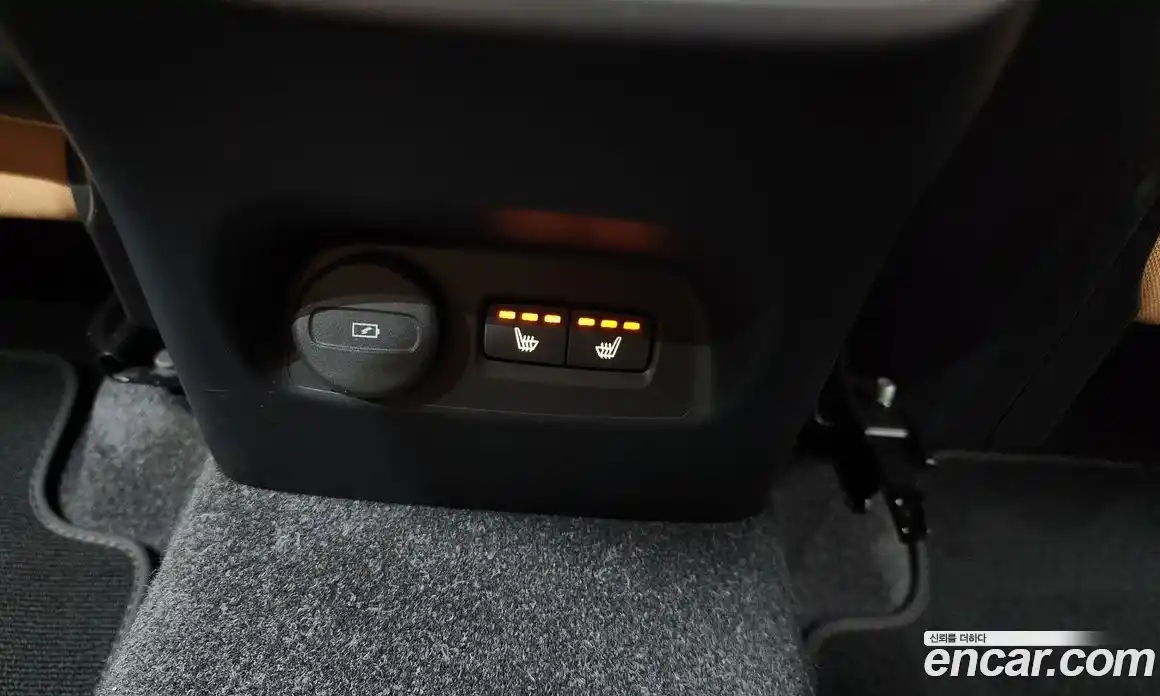 Volvo XC40 2022 2.0 автомат (гидро), фото 18