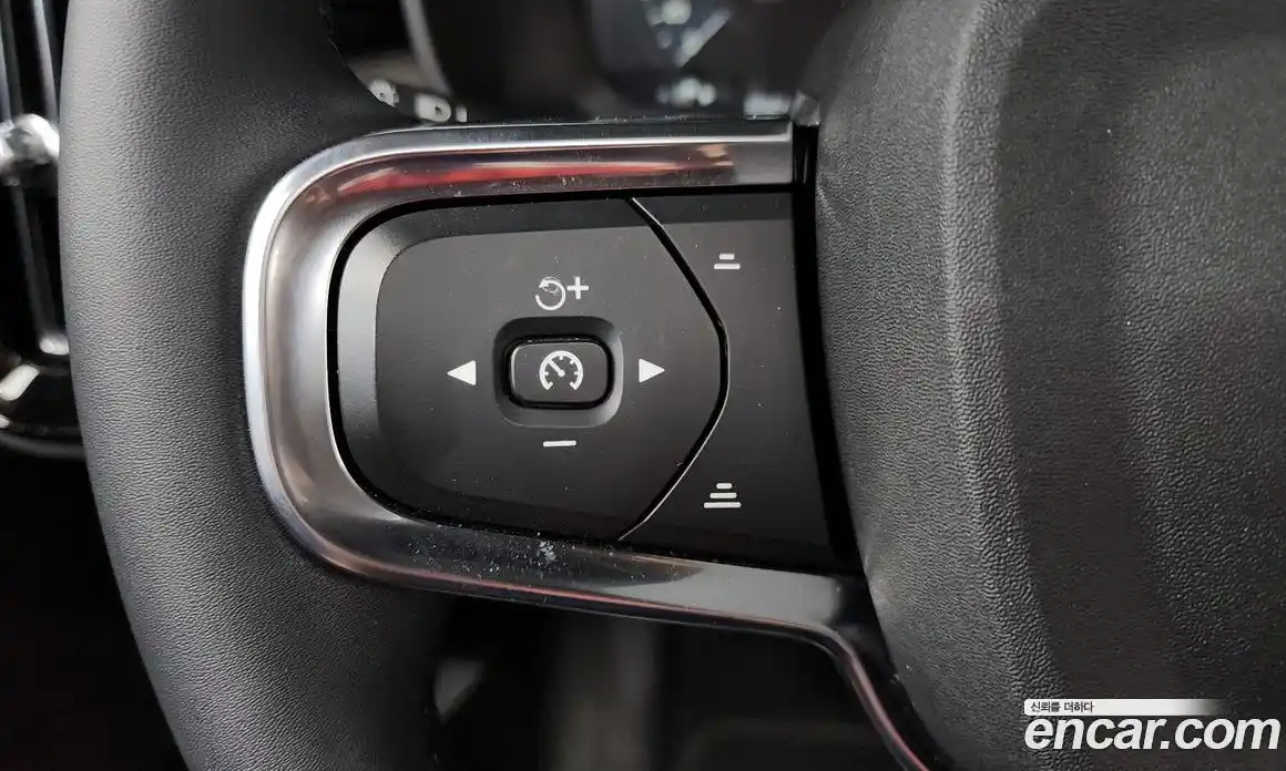 Volvo XC40 2022 2.0 автомат (гидро), фото 22