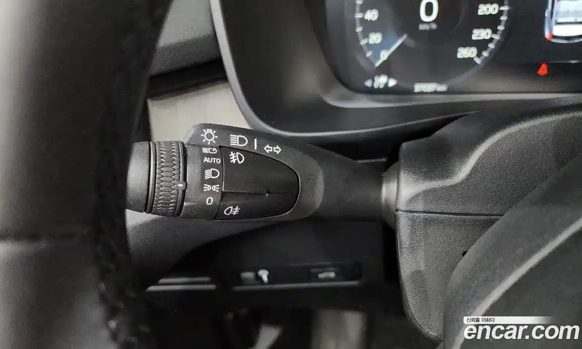 Volvo XC40 2022 2.0 автомат (гидро), фото 29