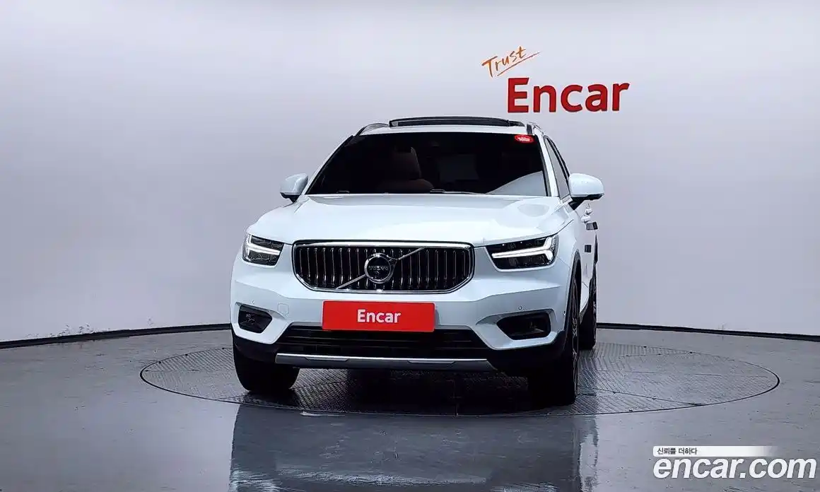 Volvo XC40 2022 2.0 автомат (гидро), фото 3