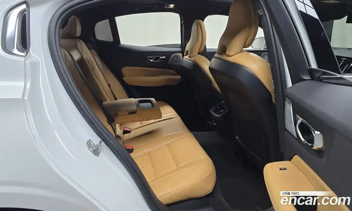 Volvo S60 2019 2.0 автомат (гидро), фото 17
