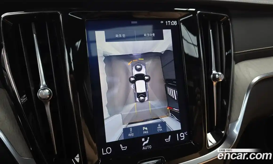Volvo S60 2019 2.0 автомат (гидро), фото 20