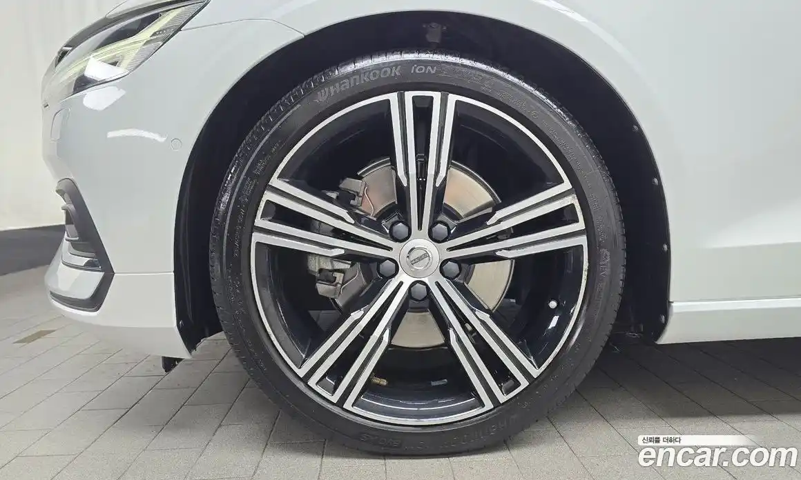 Volvo S60 2019 2.0 автомат (гидро), фото 5