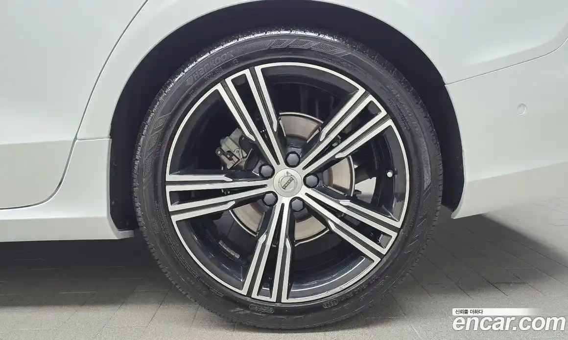 Volvo S60 2019 2.0 автомат (гидро), фото 7