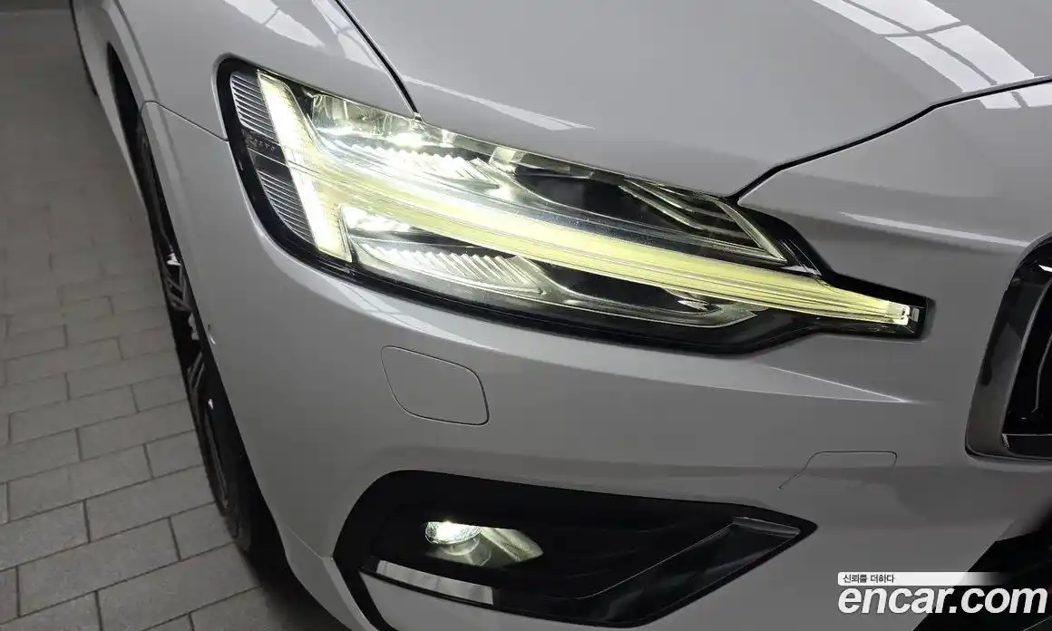 Volvo S60 2019 2.0 автомат (гидро), фото 8