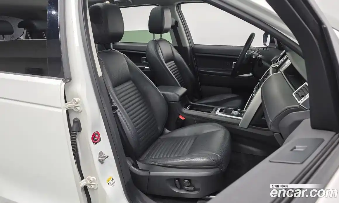 Land Rover Discovery Sport 2016 2.0 автомат (гидро), фото 12
