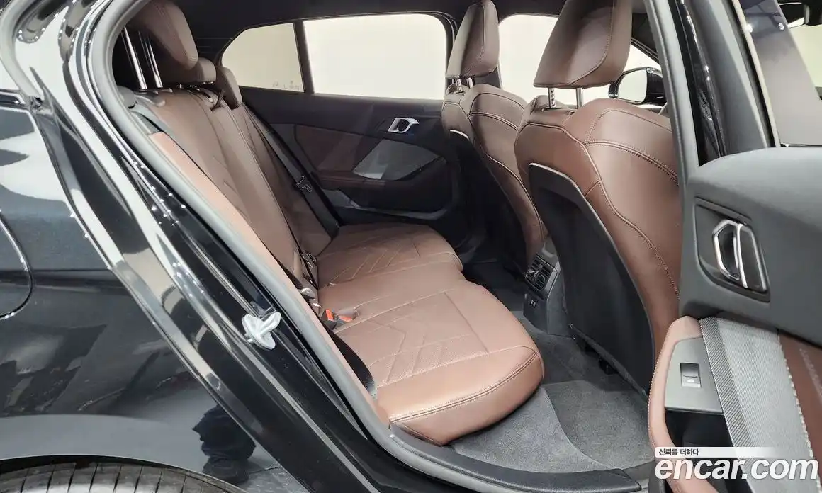 BMW 1 серия 2026 2.0 автомат (гидро), фото 17