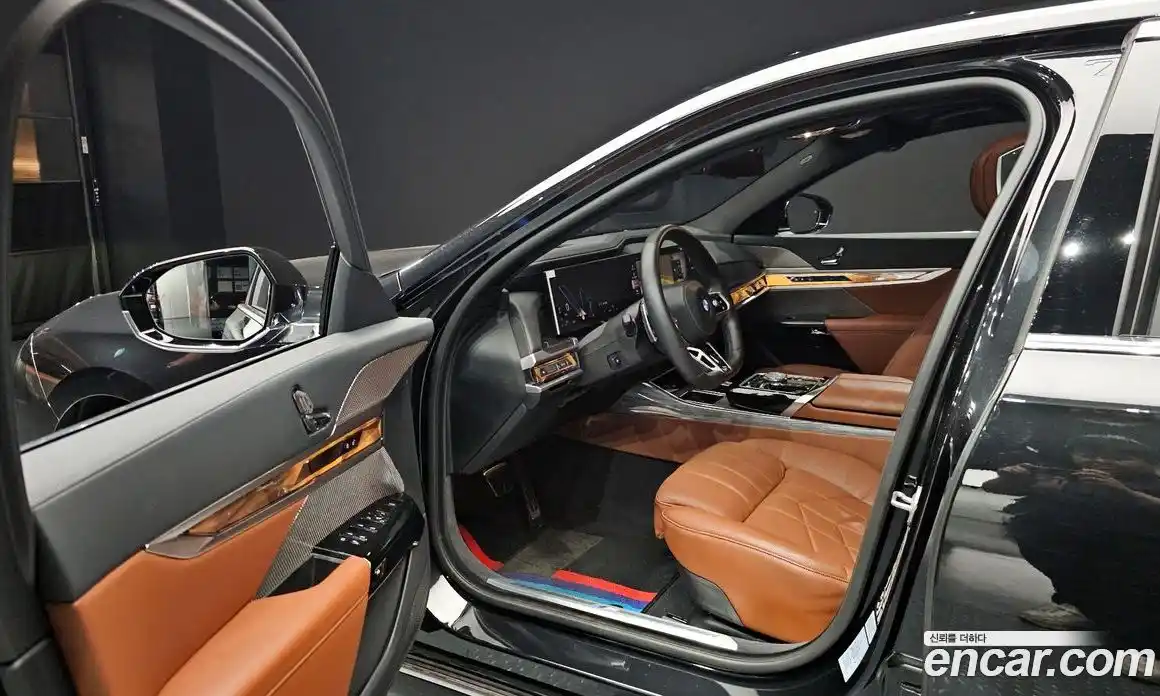 BMW 7 серия 2023 3.0 автомат (гидро), фото 13