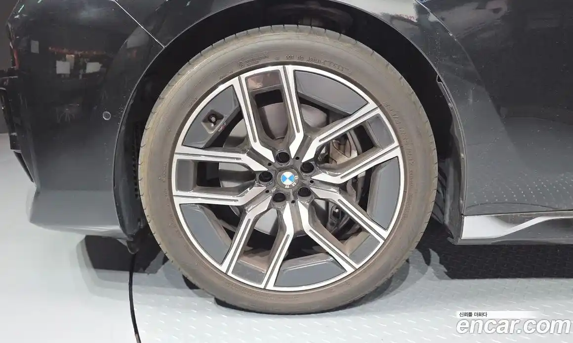 BMW 7 серия 2023 3.0 автомат (гидро), фото 5