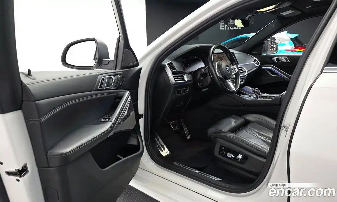 BMW X6 2023 3.0 автомат (гидро), фото 13
