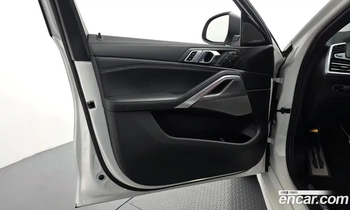 BMW X6 2023 3.0 автомат (гидро), фото 14