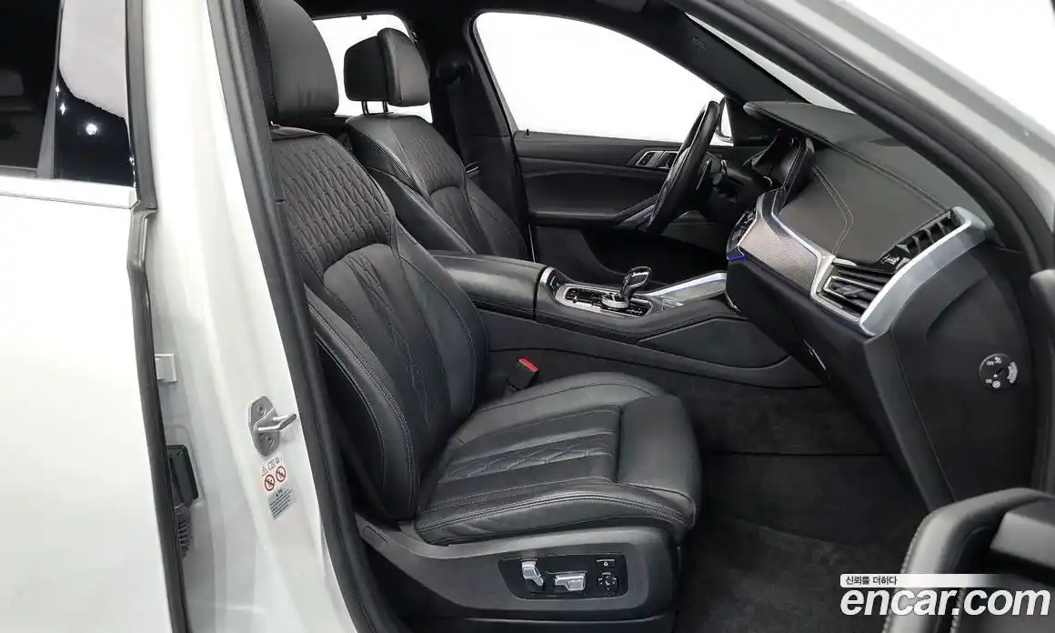 BMW X6 2023 3.0 автомат (гидро), фото 16