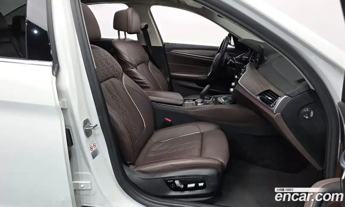 BMW 5 серия 2018 2.0 автомат (гидро), фото 16