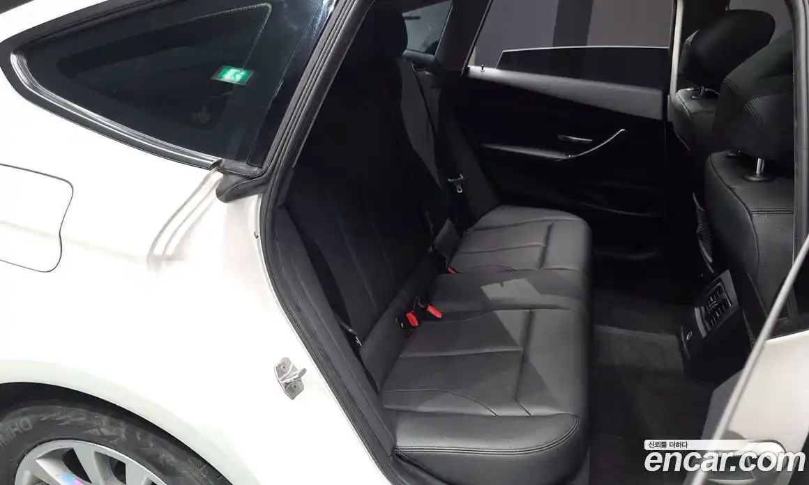 BMW 3 серия 2018 2.0 автомат (гидро), фото 11