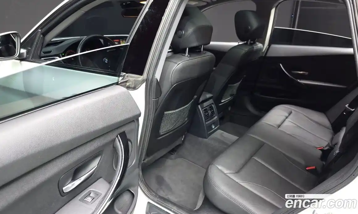 BMW 3 серия 2018 2.0 автомат (гидро), фото 12