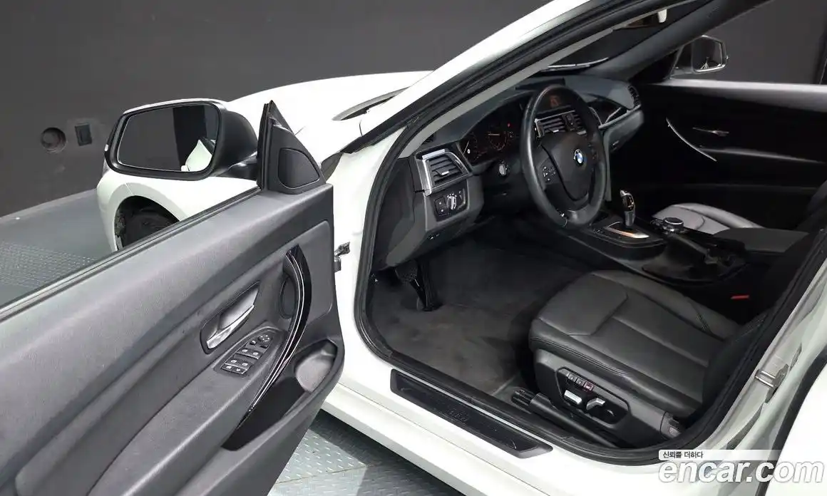 BMW 3 серия 2018 2.0 автомат (гидро), фото 10