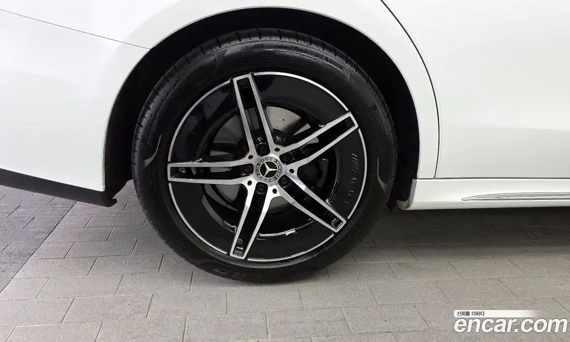 Mercedes-Benz E-Class 2025 2.0 автомат (гидро), фото 5